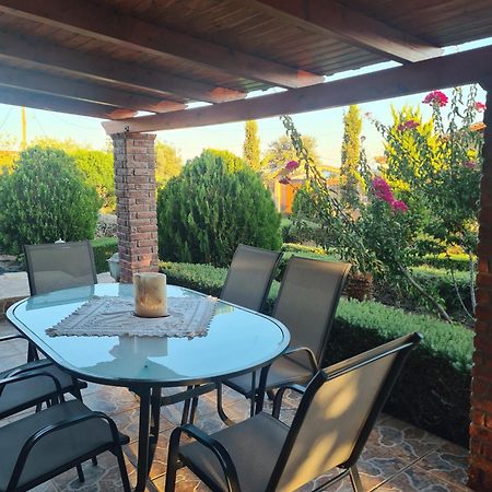 Guesthouse Petrothalassa Порто Хели Экстерьер фото