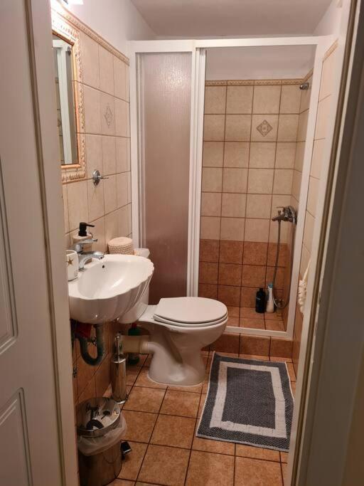 Guesthouse Petrothalassa Порто Хели Экстерьер фото