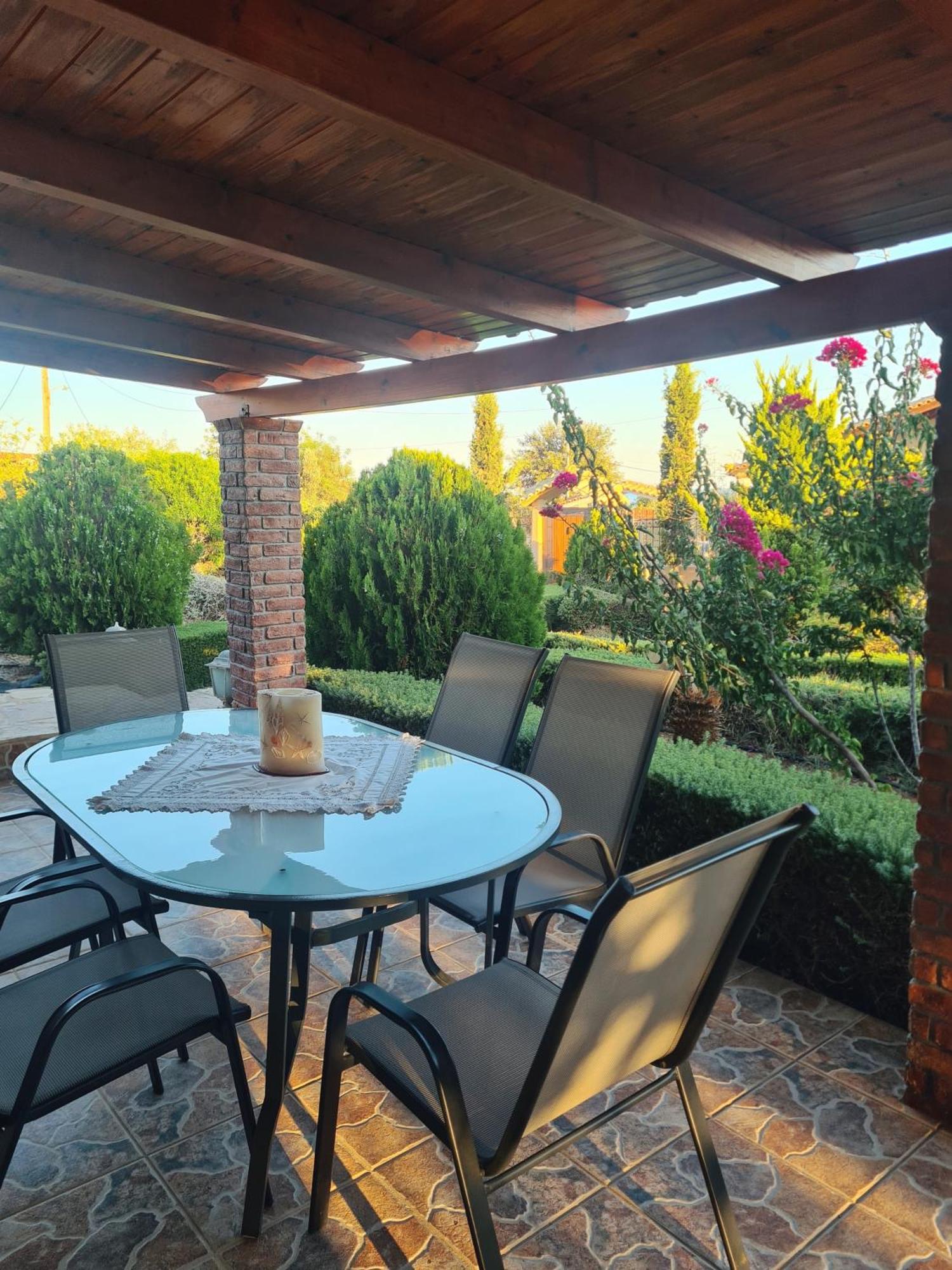Guesthouse Petrothalassa Порто Хели Экстерьер фото